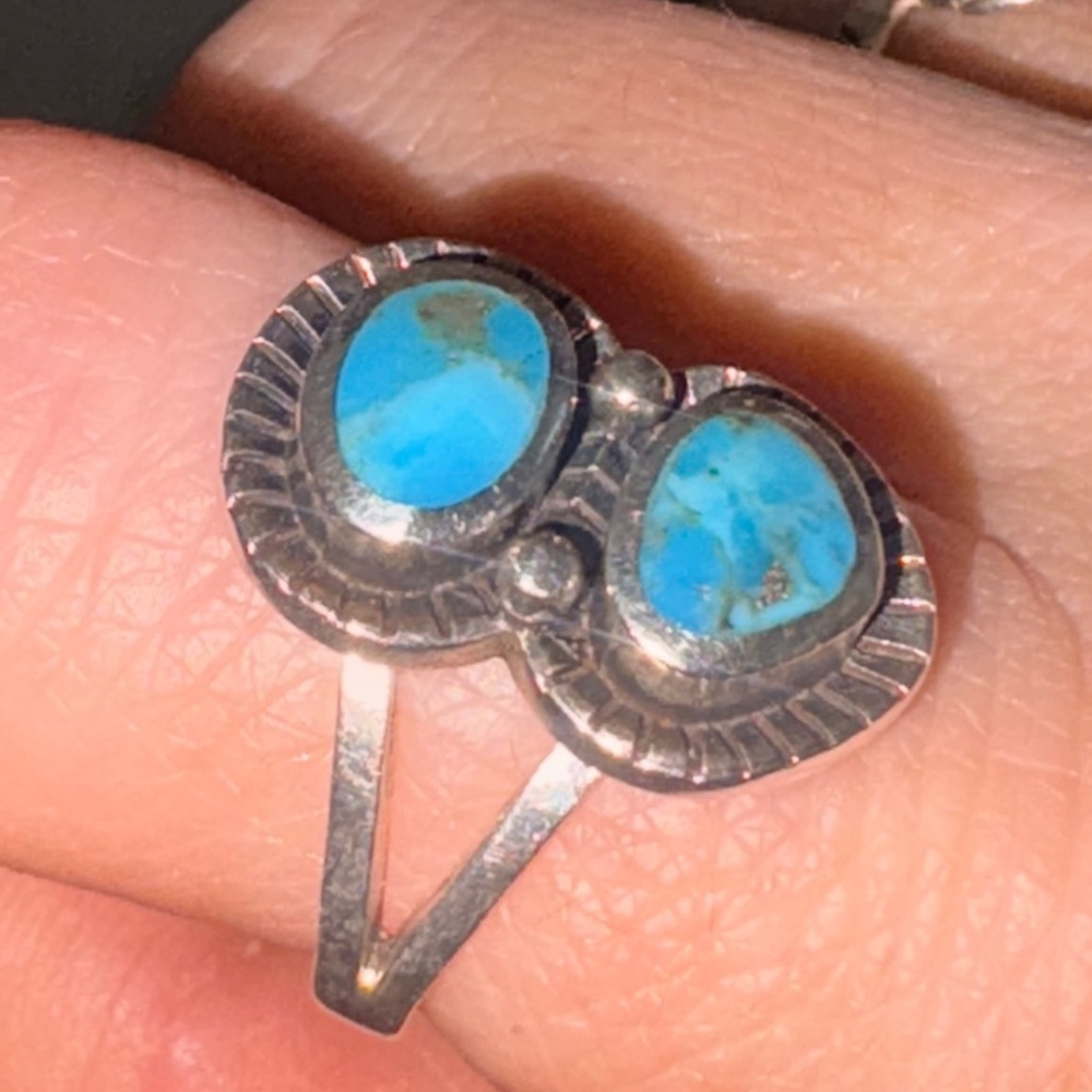 Turquoise in a “Snake Eyes” 925 Sterling Silver Setting - Picture 10 of 11